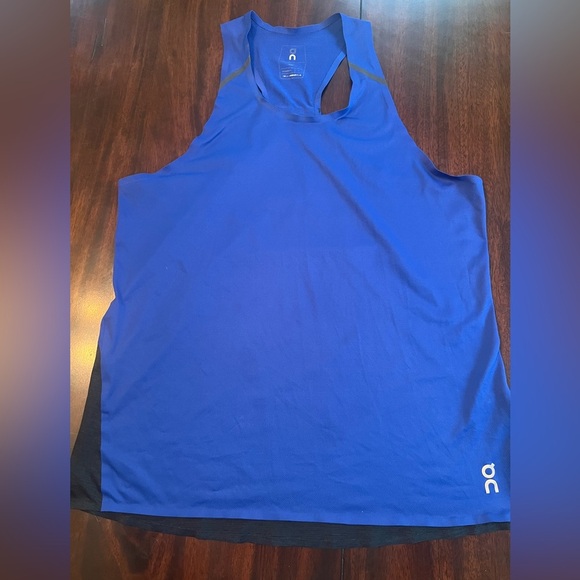 On Running Blue Fitted Sleeveless Tank Top - Picture 3 of 7